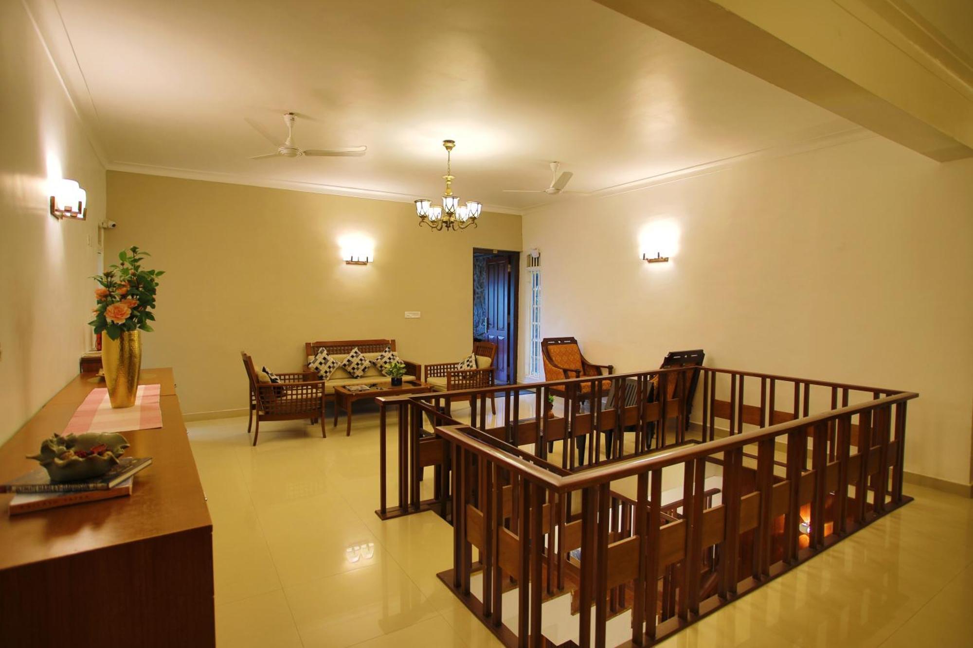 Chithirapuram Palace 蒙纳 外观 照片